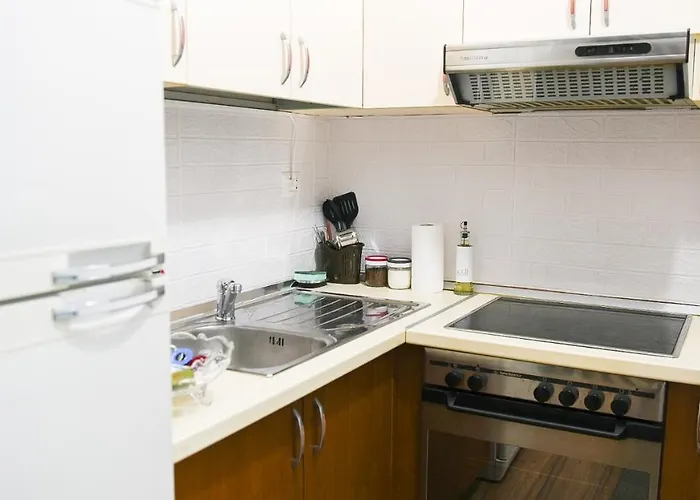 Center 4 - Way * 地拉那