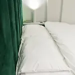 Center 4 - Way דירה *