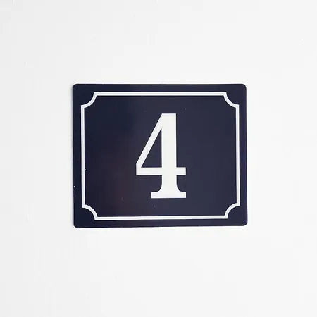 Center 4 - Way Apartment